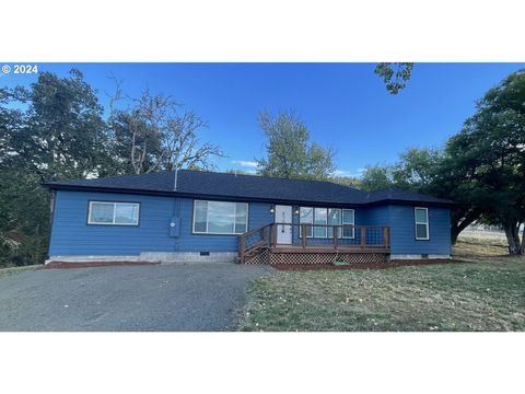 A home in Roseburg