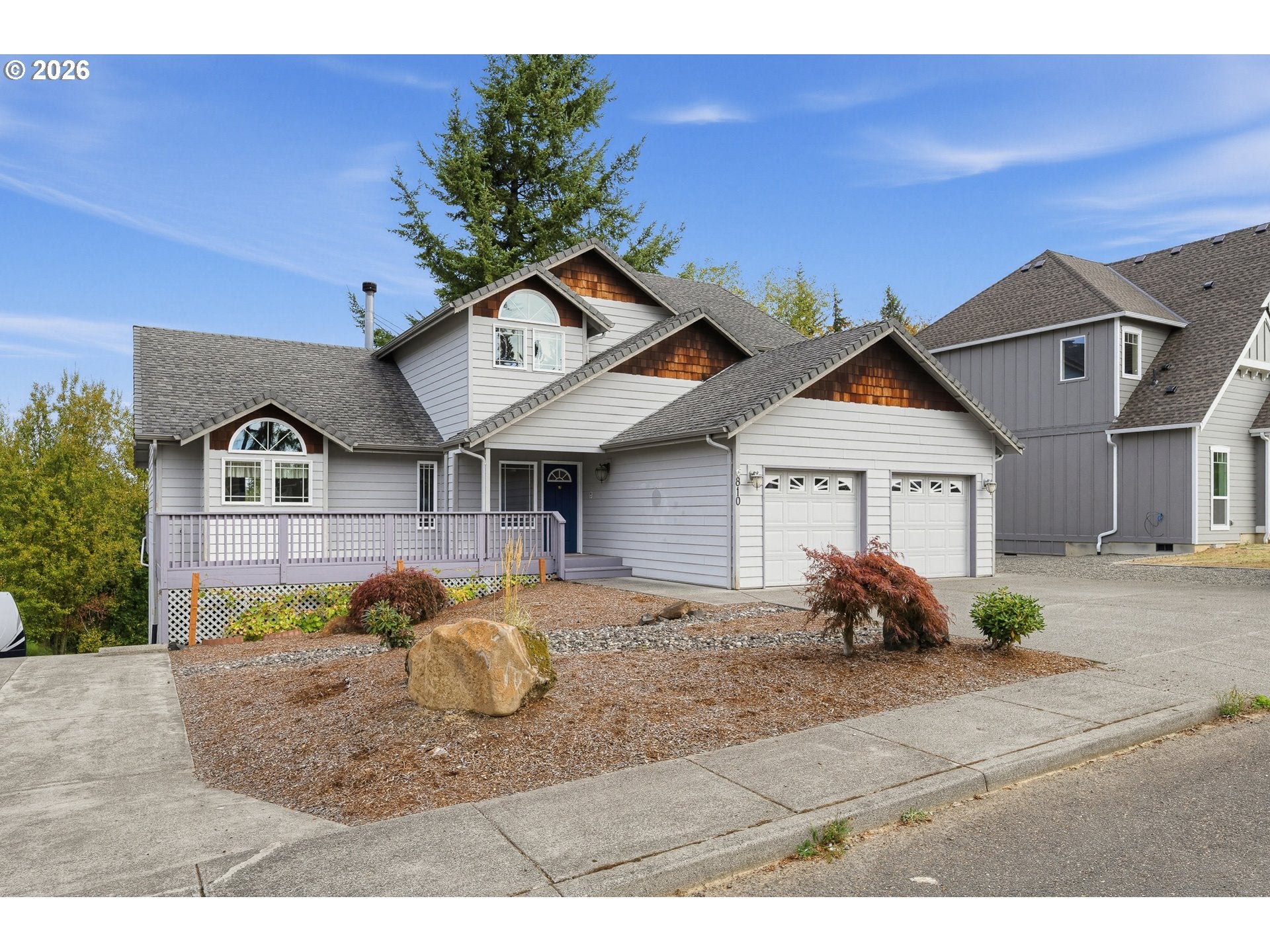 810 HOWARD DR