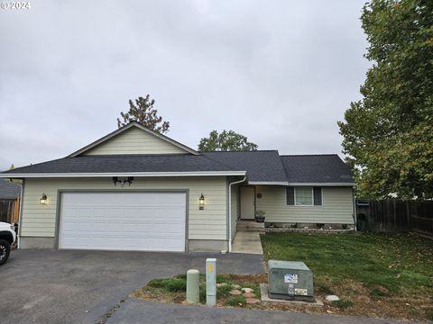 A home in Myrtle Creek