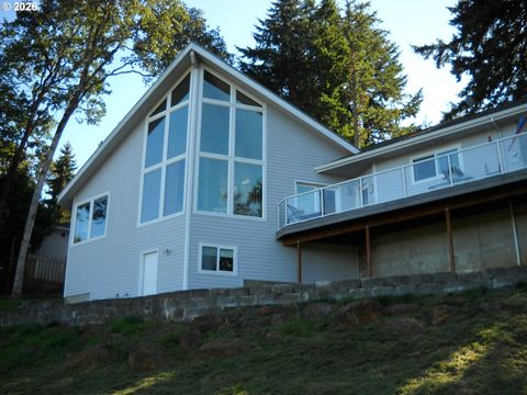 301 EDGEWOOD DR Silverton OR 97381