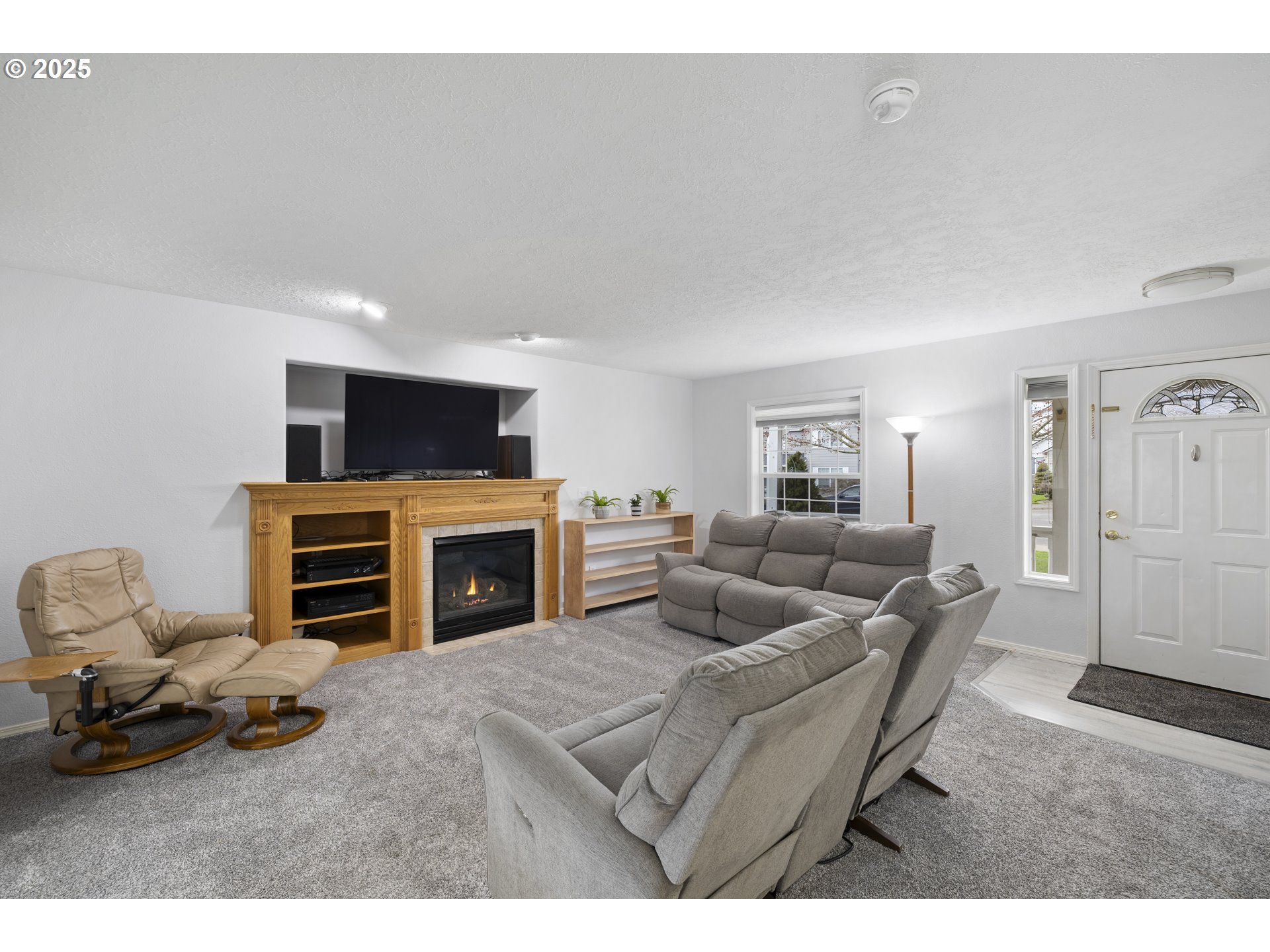 829 N JACKSON CT