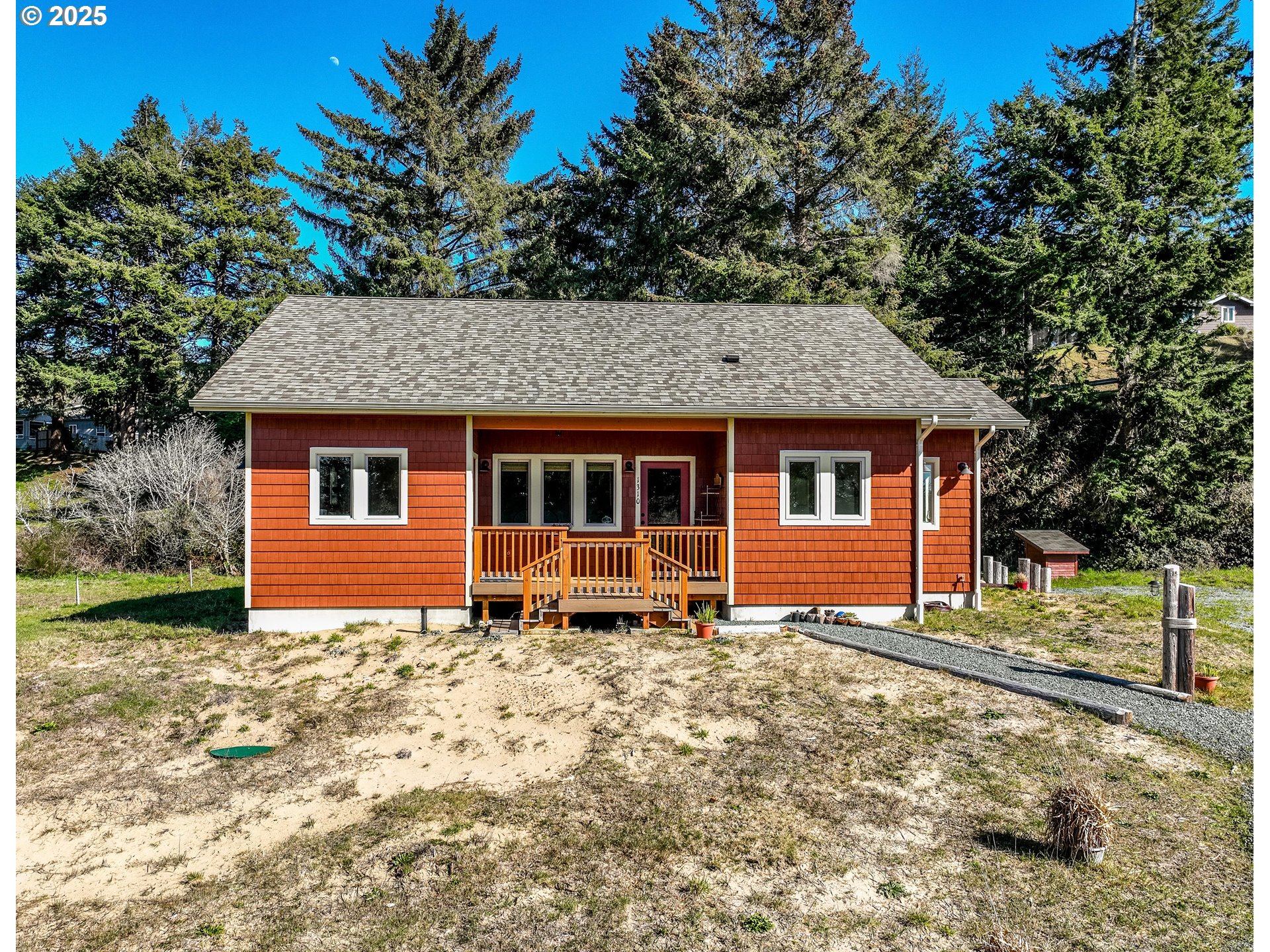 1310 Riverside DR NE