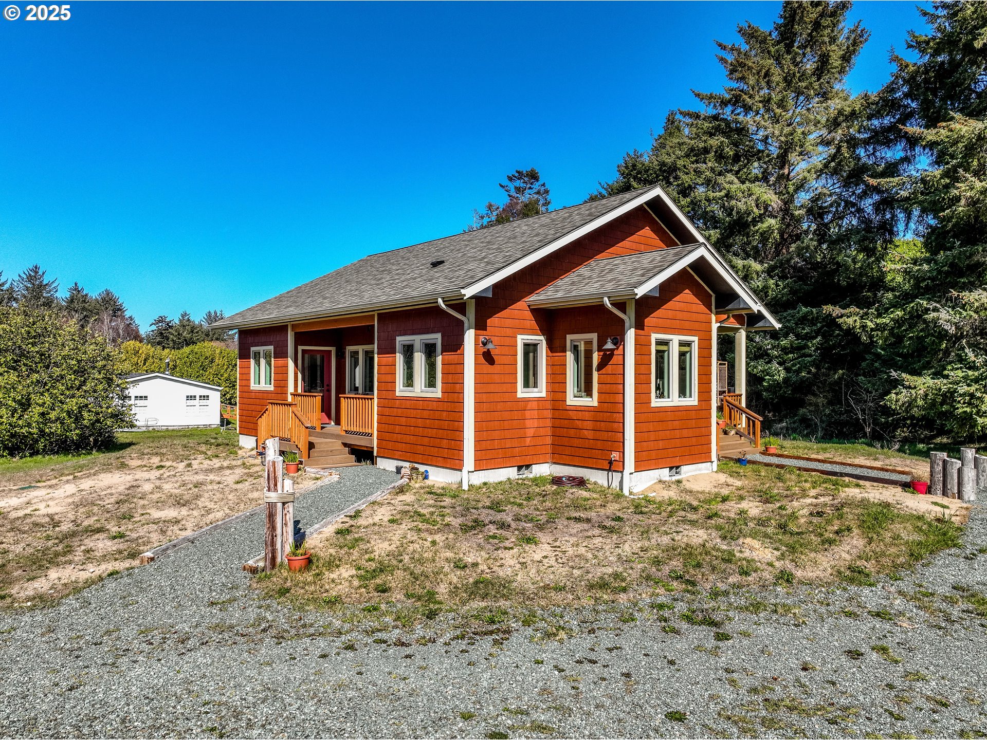 1310 Riverside DR NE