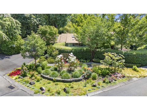 805 LARIAT DR Eugene OR 97401