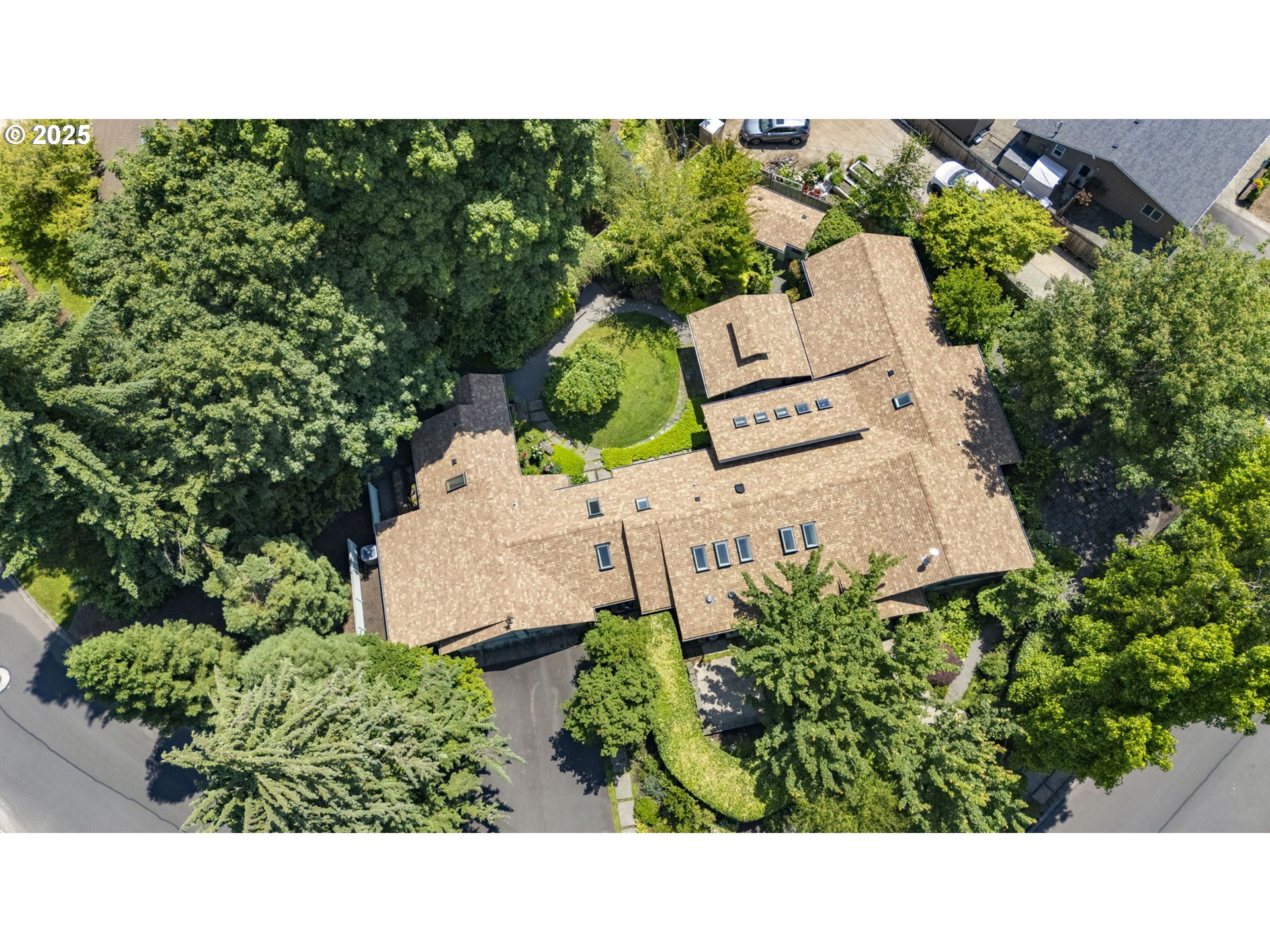 805 LARIAT DR