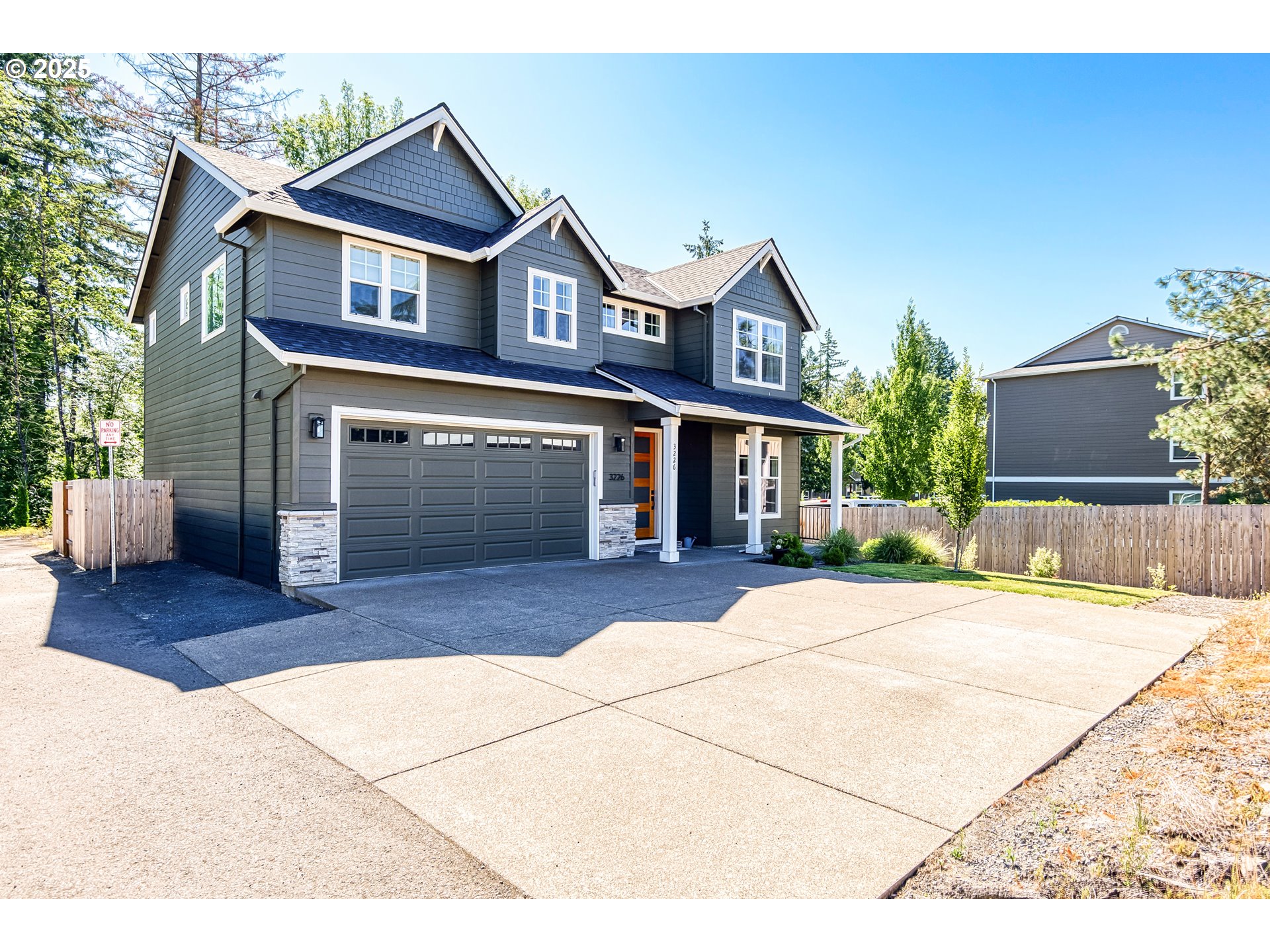 3226 E PROVINCE CT