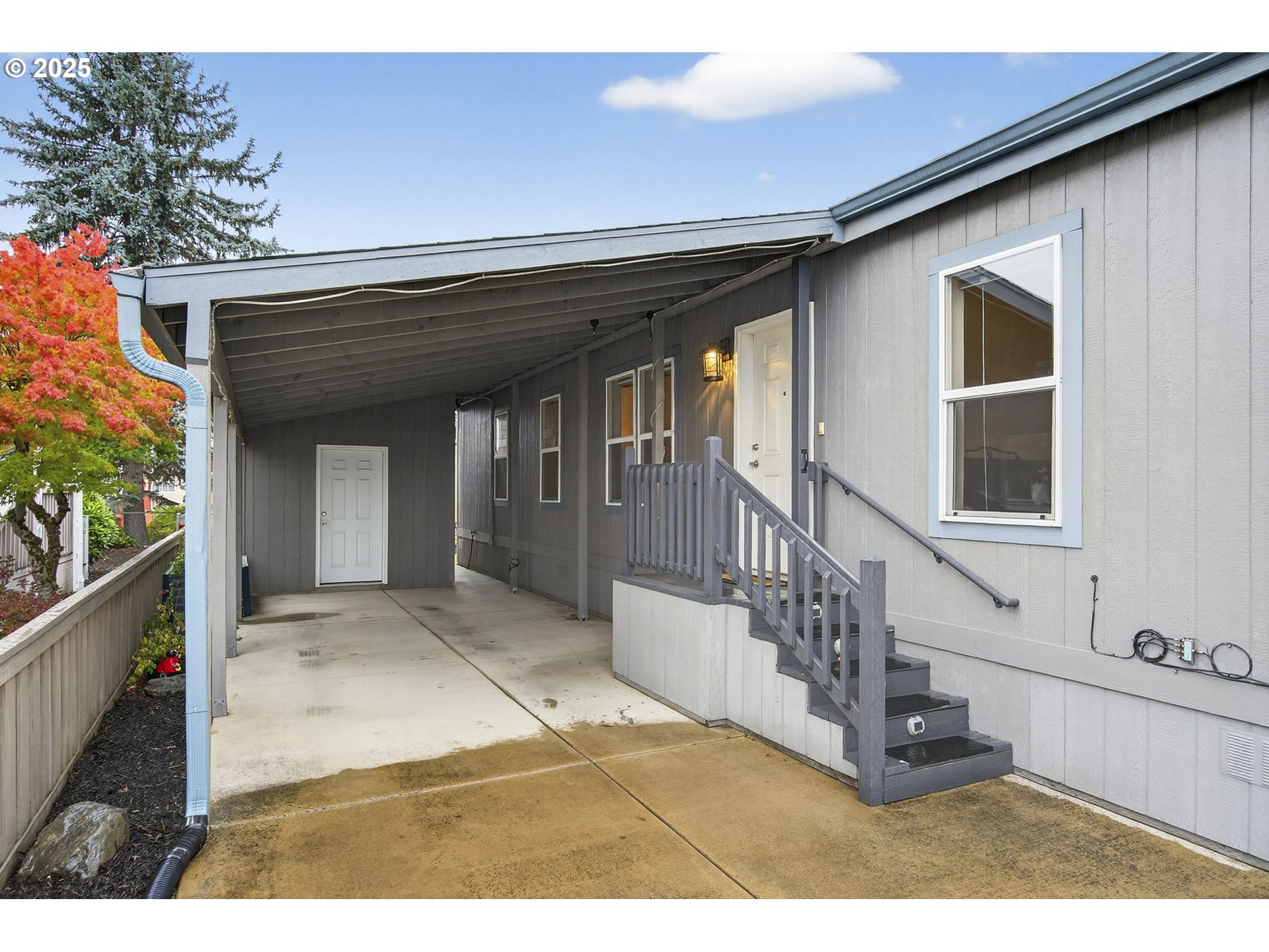 900 NE FRANCIS AVE 29