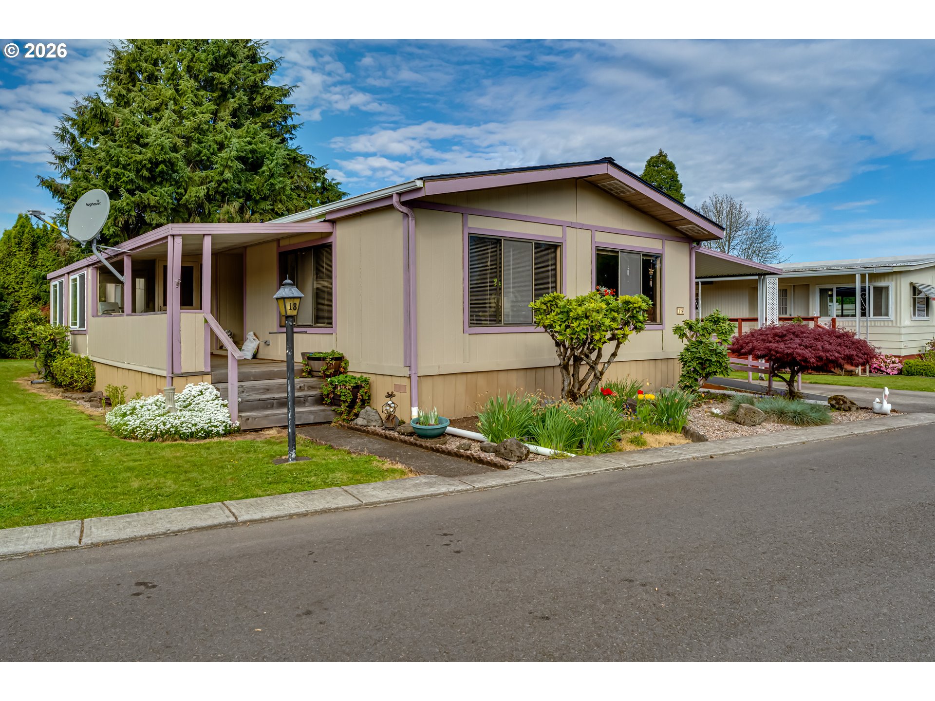 1225 W 10TH AVE 18