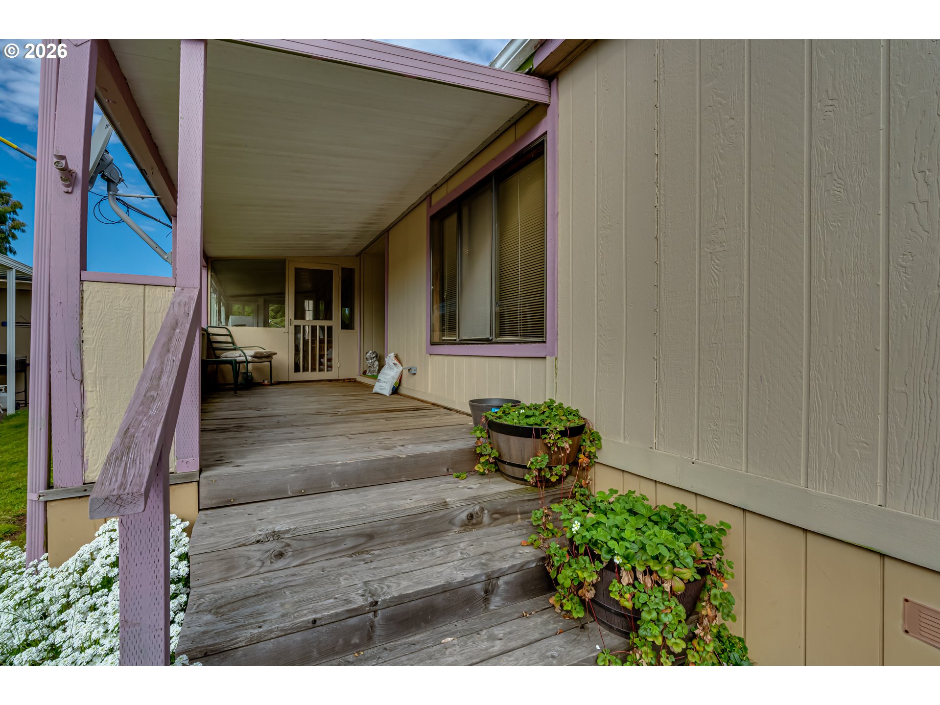 1225 W 10TH AVE 18