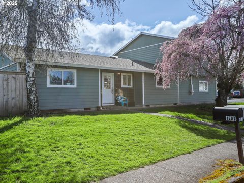 Photo of 1664 SW Sesame St, McMinnville, OR 97128 (MLS # 218398666)