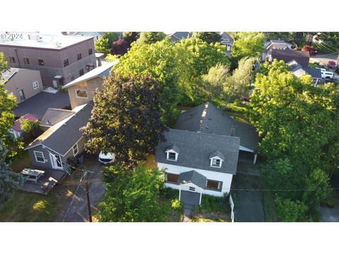 A home in Hood River