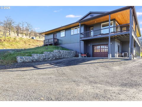 1280 OAK HILL DR The Dalles OR 97058