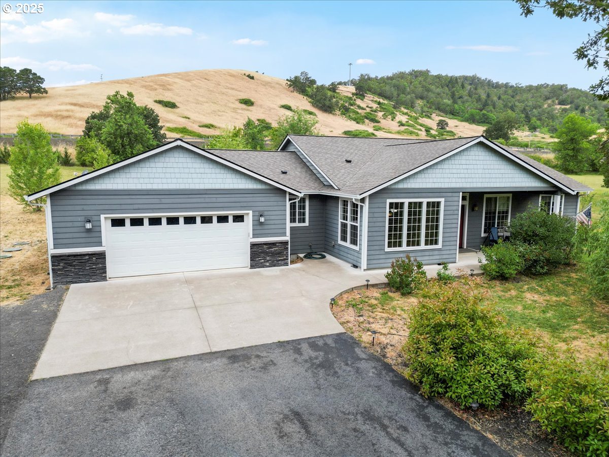 Photo 1 of 43 — 445 HATFIELD DR, Roseburg, OR 97470