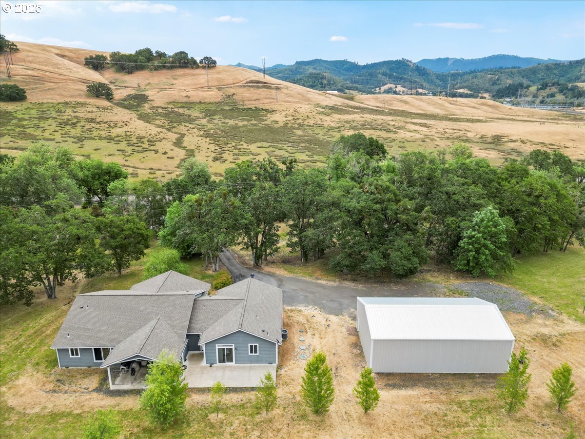 445 HATFIELD DR