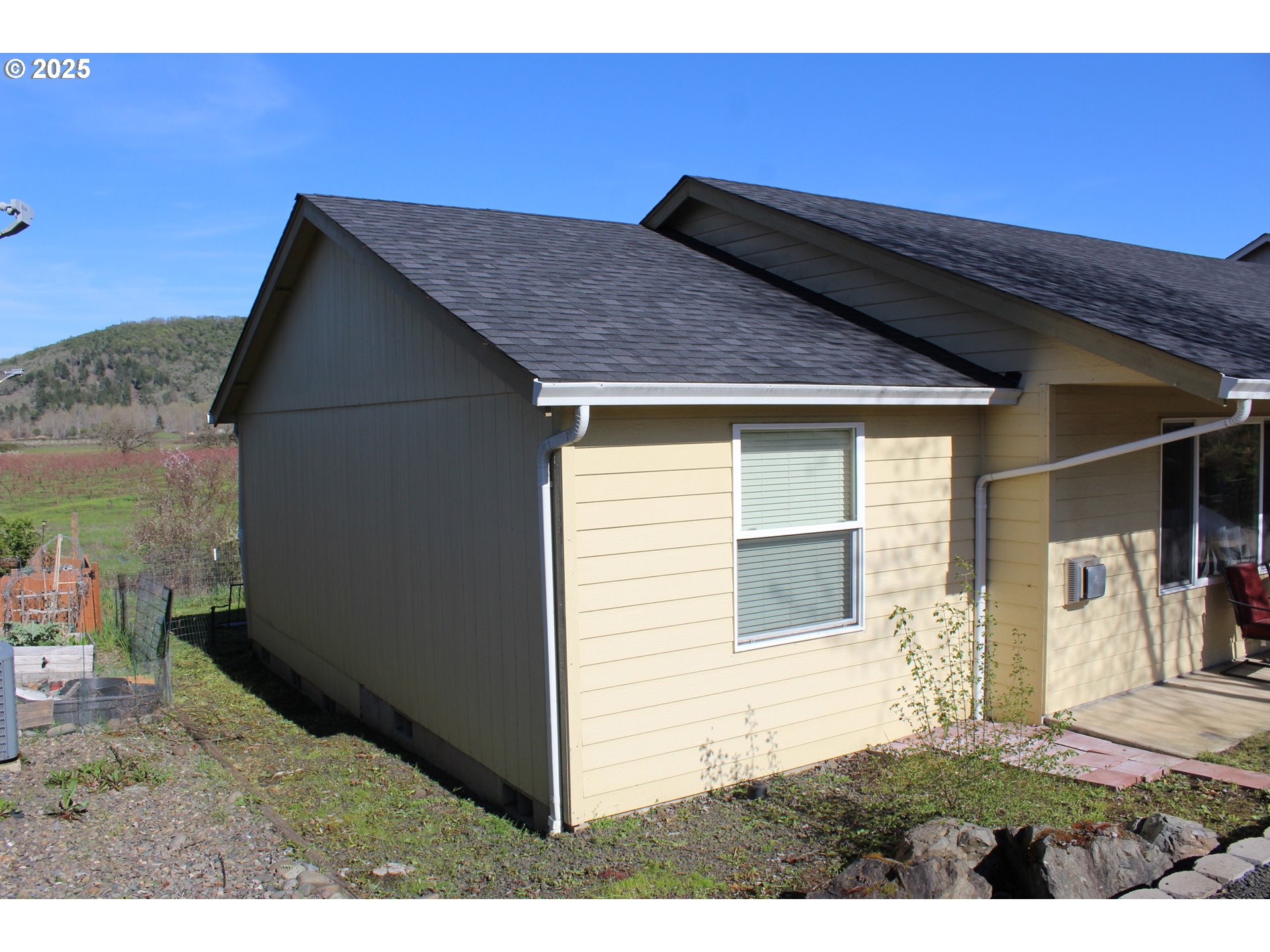 185 SE LEBLEU LN