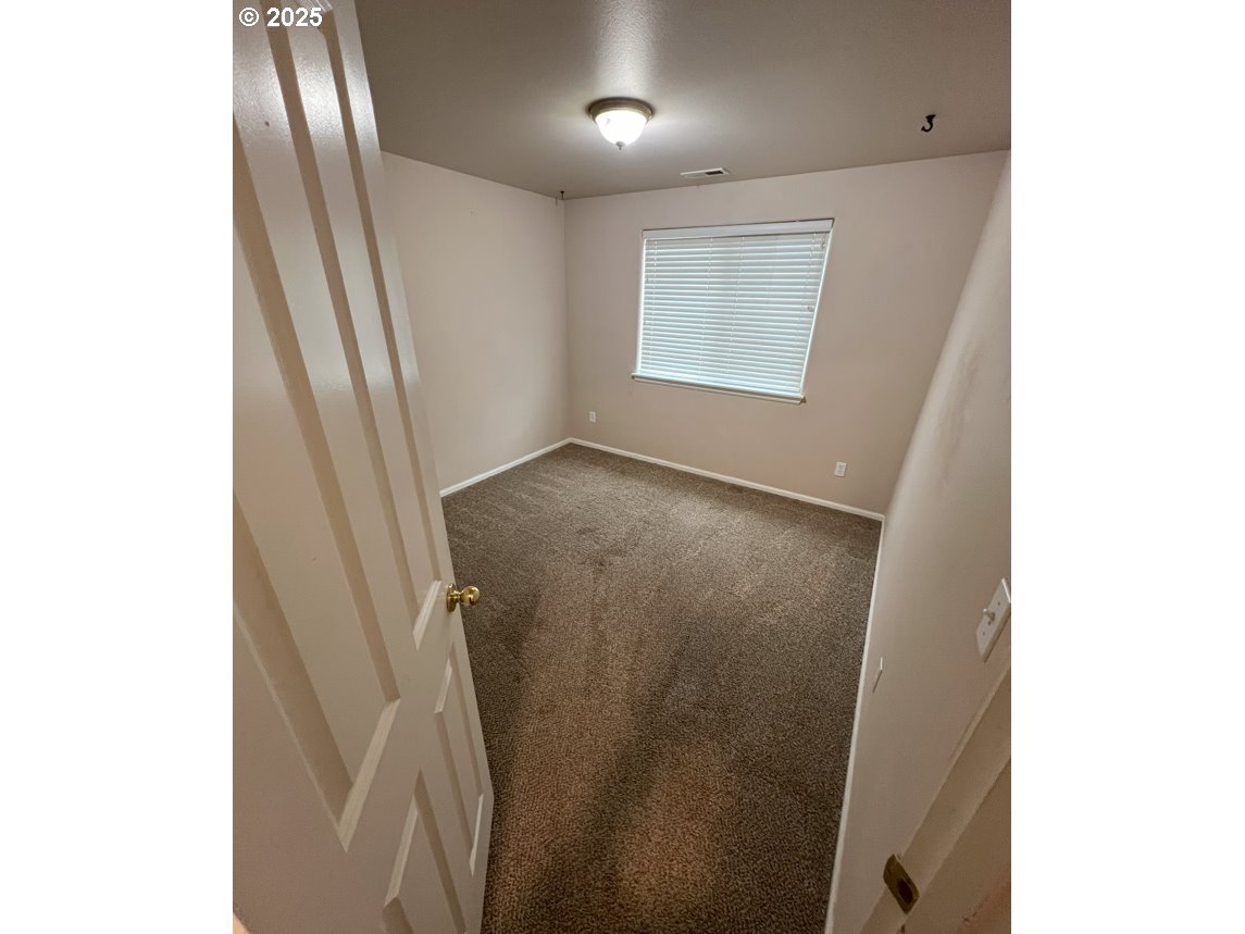 185 SE LEBLEU LN