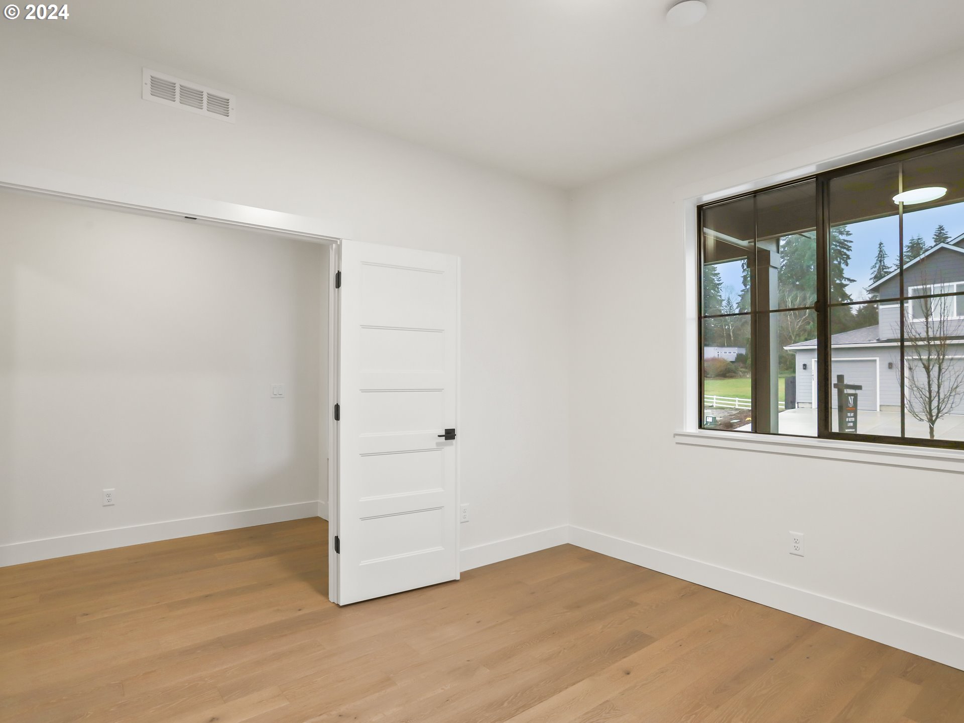 11402 NE 51st AVE