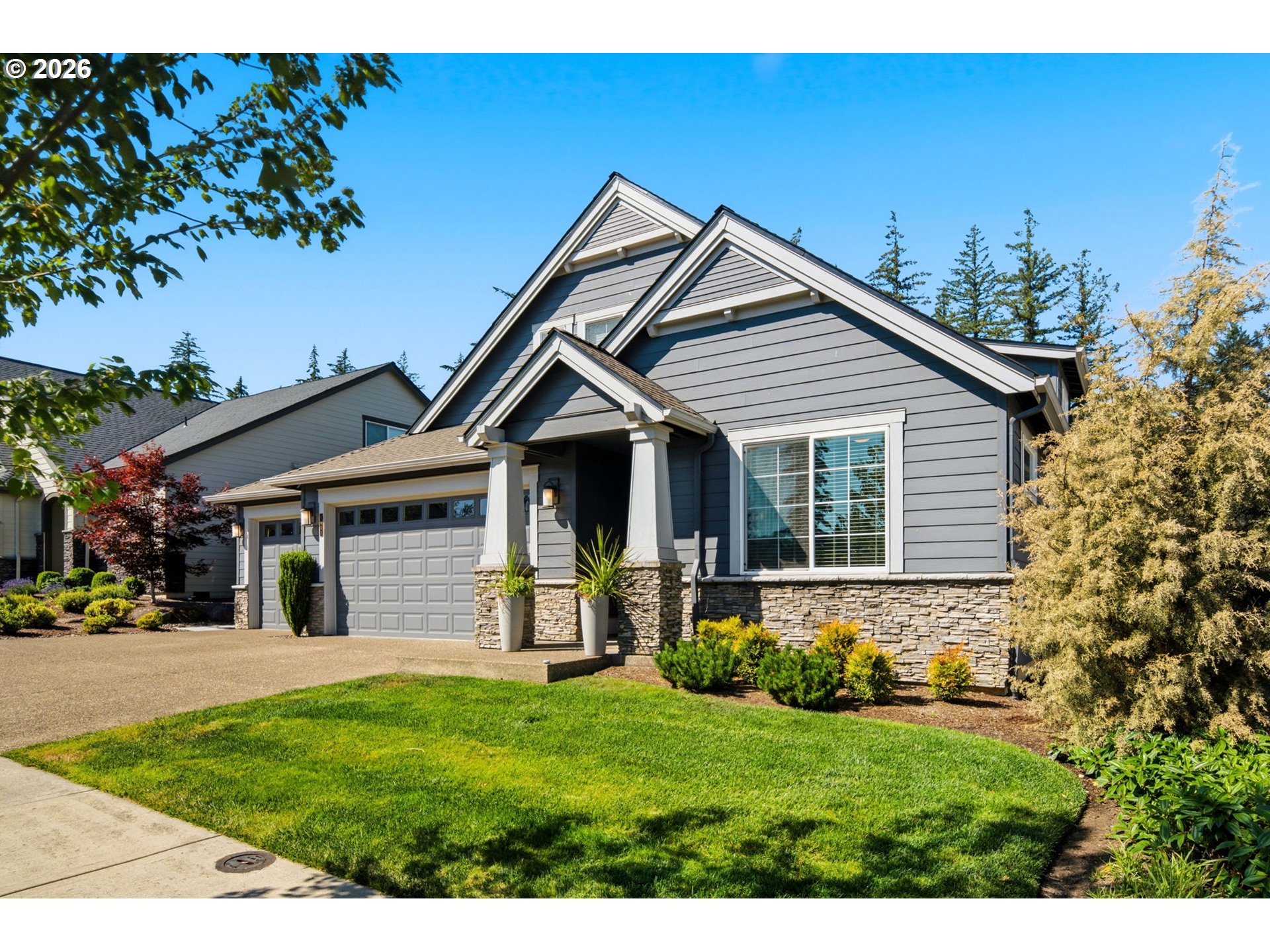 1411 NW REDWOOD LN
