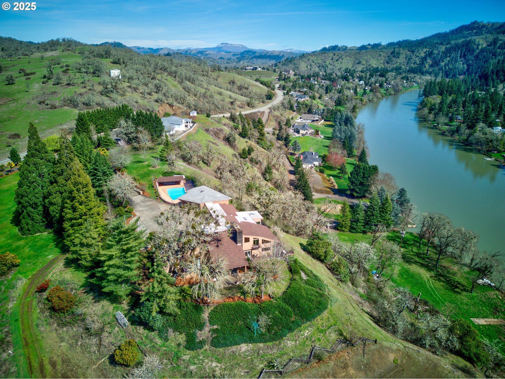 141 UMPQUA COLLEGE RD