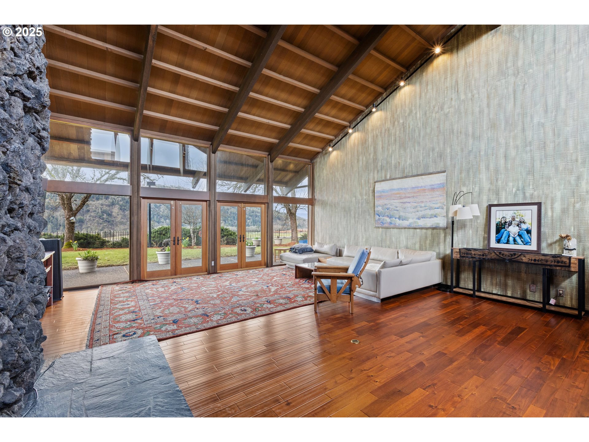 141 UMPQUA COLLEGE RD