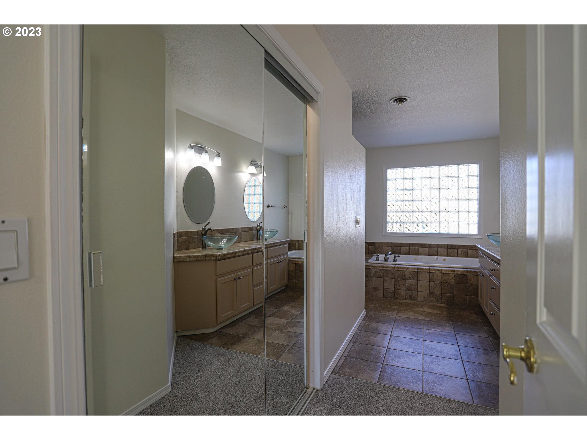 Portland, Oregon 97229, United States, 3 Bedrooms Bedrooms, ,3 BathroomsBathrooms,Residential,Active,80791