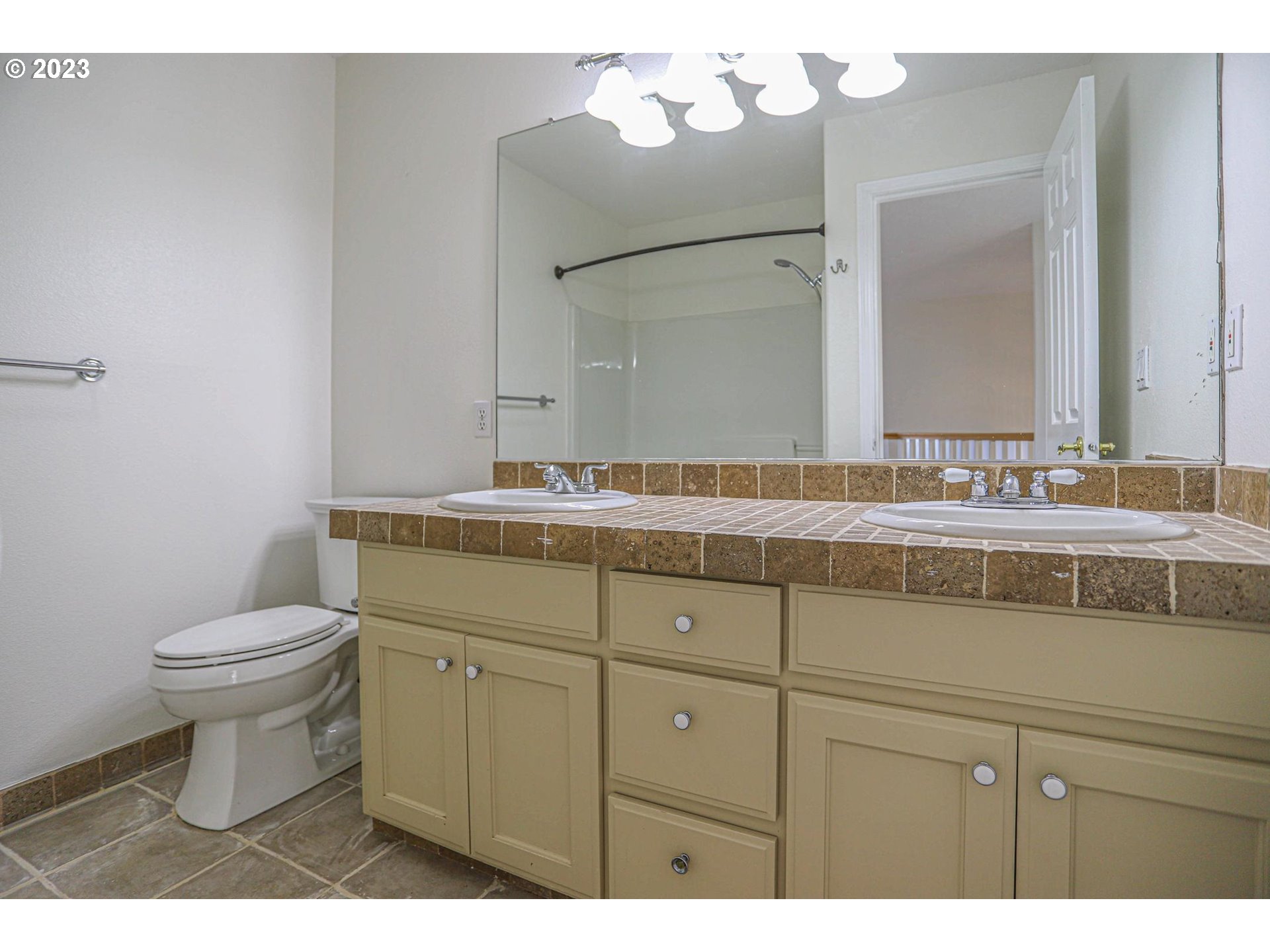 Portland, Oregon 97229, United States, 3 Bedrooms Bedrooms, ,3 BathroomsBathrooms,Residential,Active,80791