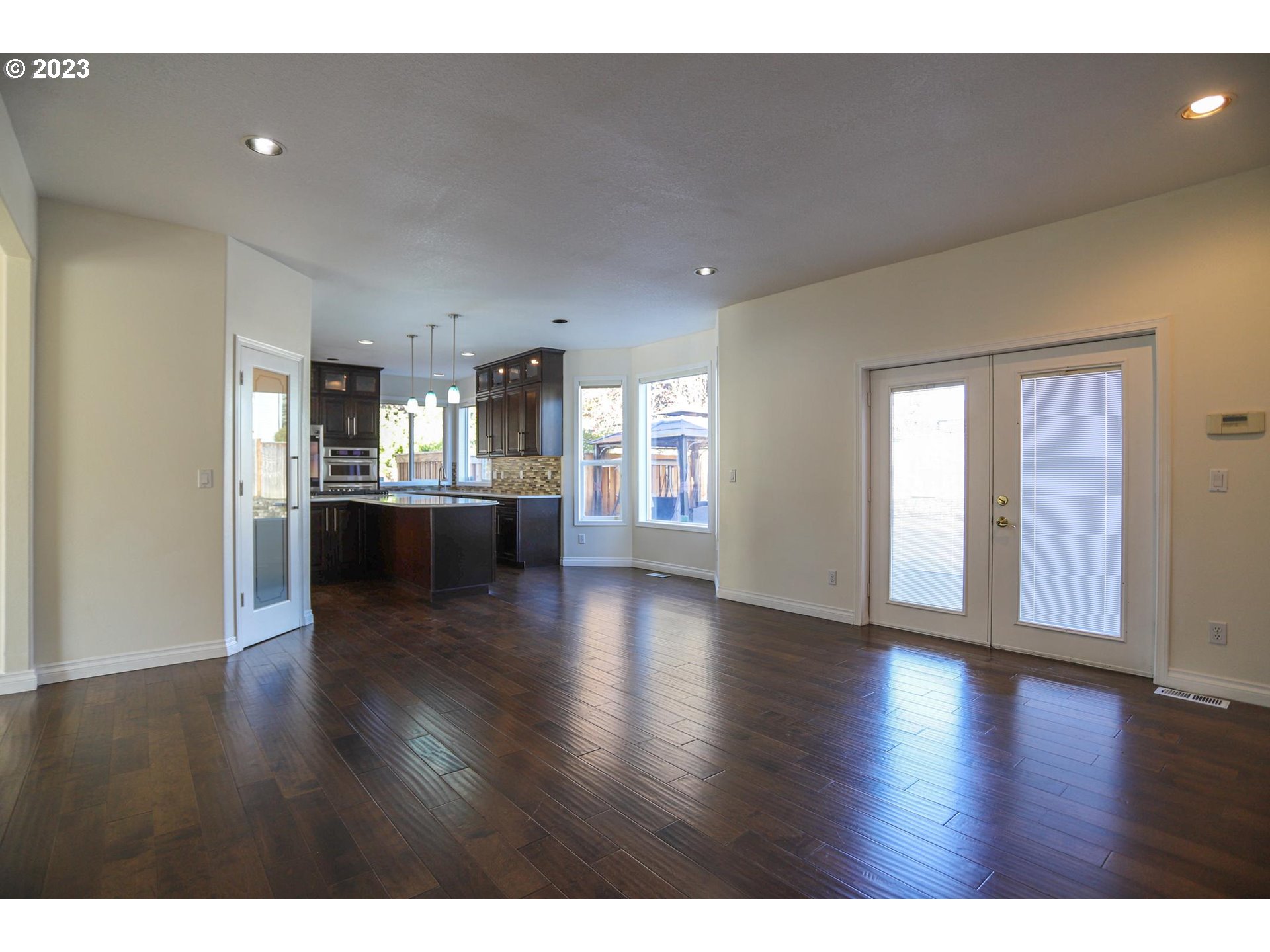 Portland, Oregon 97229, United States, 3 Bedrooms Bedrooms, ,3 BathroomsBathrooms,Residential,Active,80791