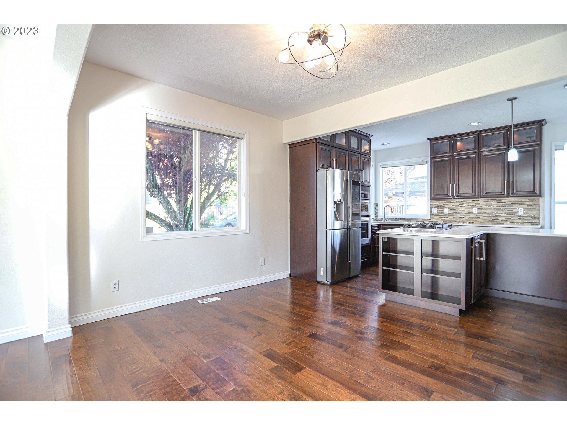 Portland, Oregon 97229, United States, 3 Bedrooms Bedrooms, ,3 BathroomsBathrooms,Residential,Active,80791