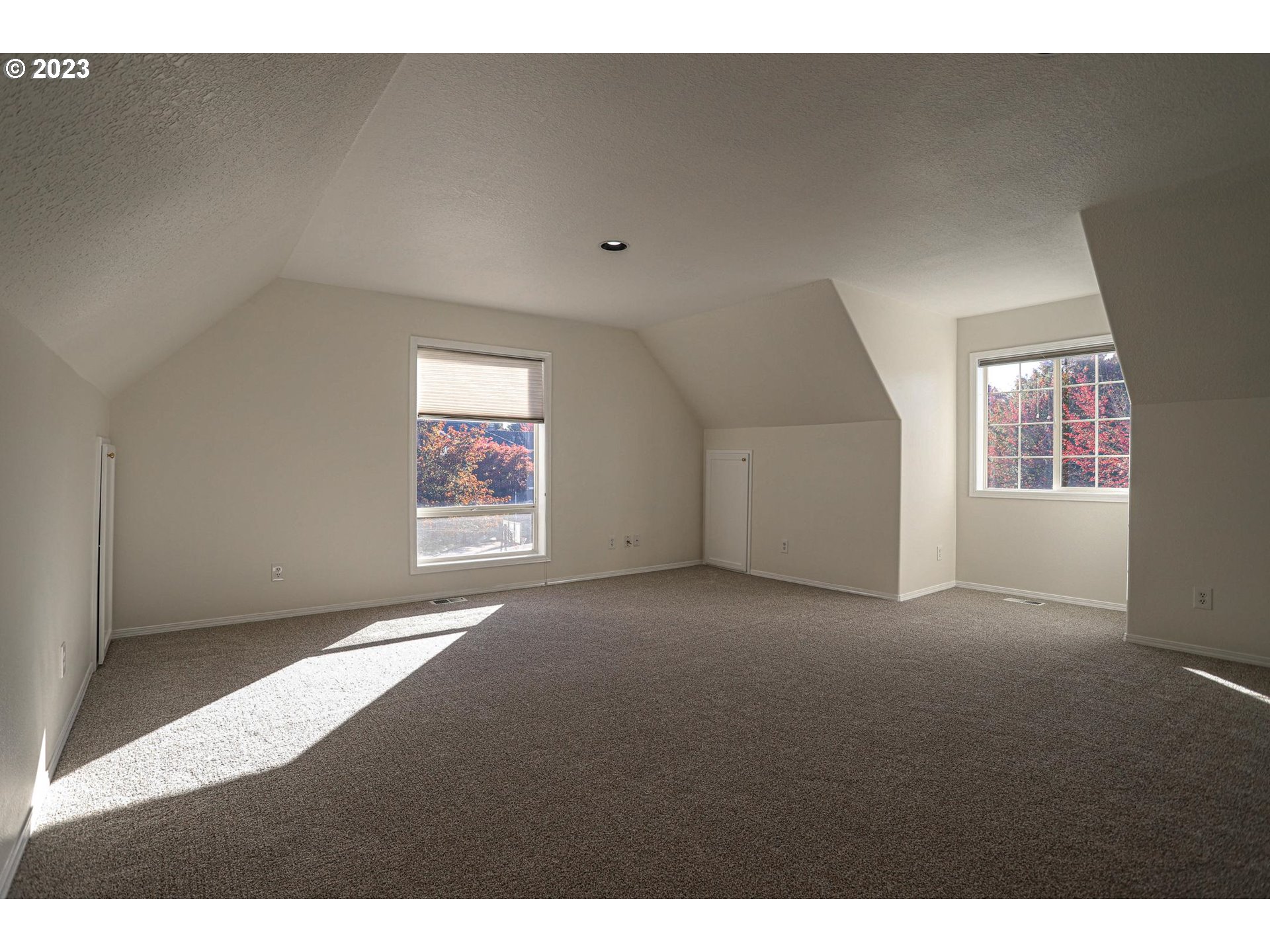 Portland, Oregon 97229, United States, 3 Bedrooms Bedrooms, ,3 BathroomsBathrooms,Residential,Active,80791