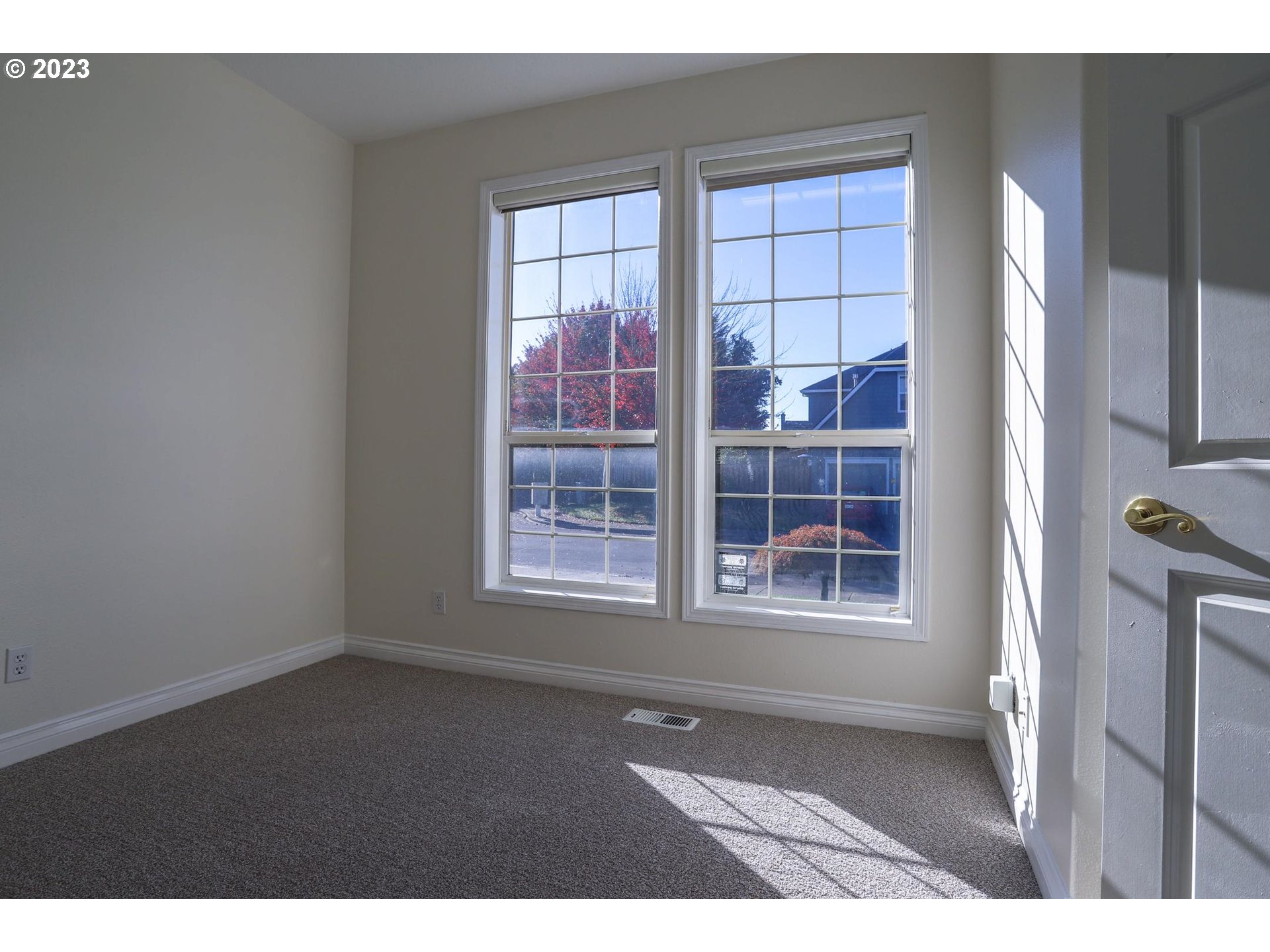 Portland, Oregon 97229, United States, 3 Bedrooms Bedrooms, ,3 BathroomsBathrooms,Residential,Active,80791