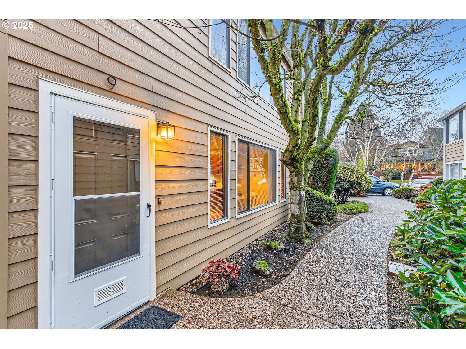 1625 SE NEHALEM ST 9