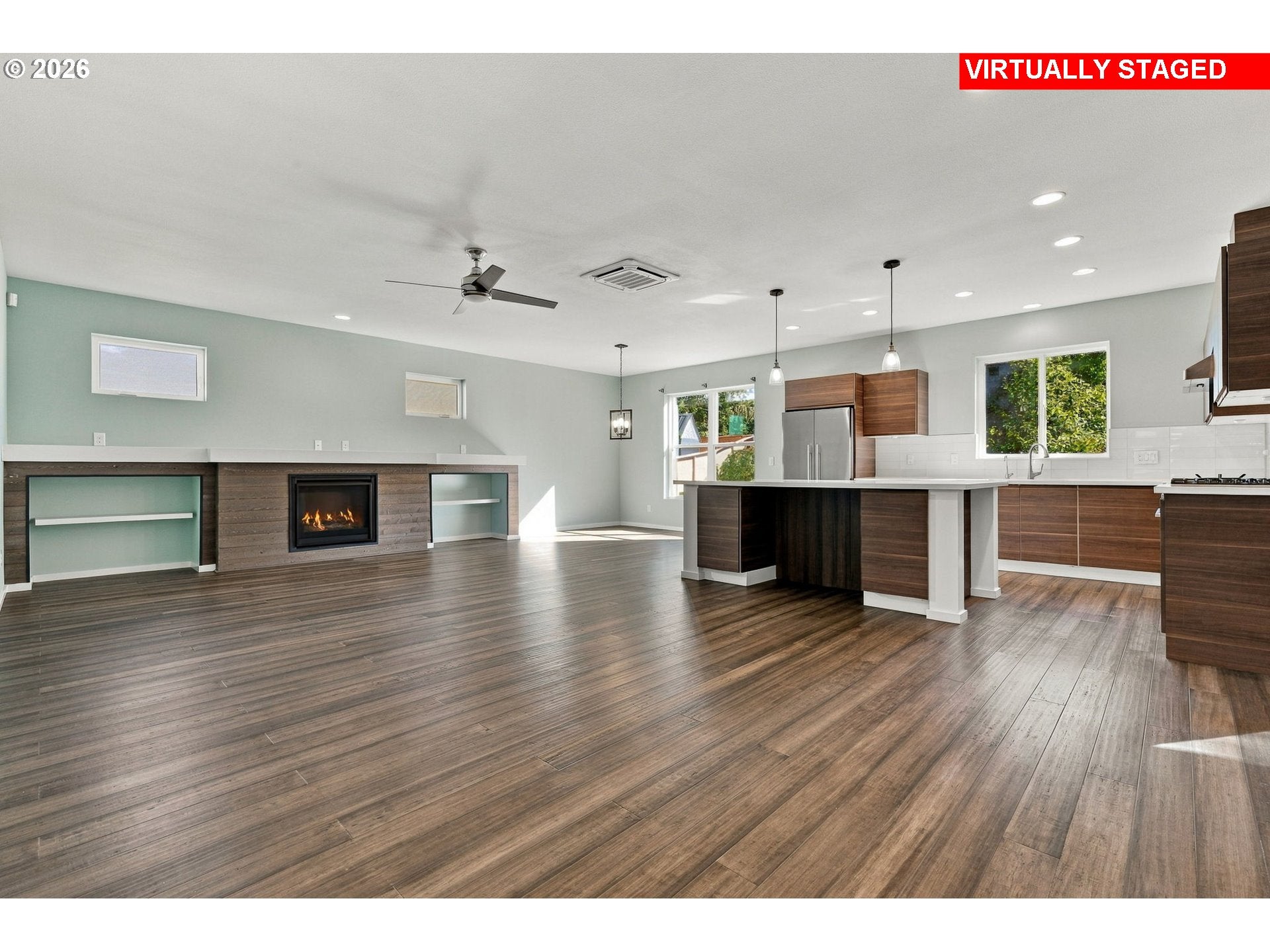 202 NW QUAIL GARDENS PL