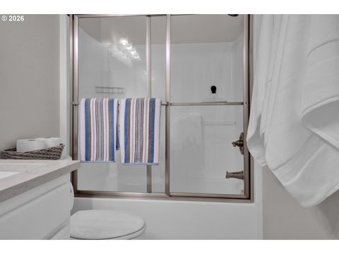 Tiny photo for 685 Saint Andrews Loop, Creswell, OR 97426 (MLS # 417619813)