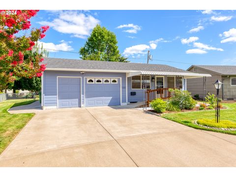 A home in Woodburn