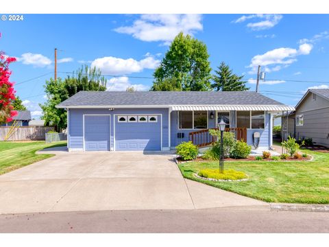 A home in Woodburn