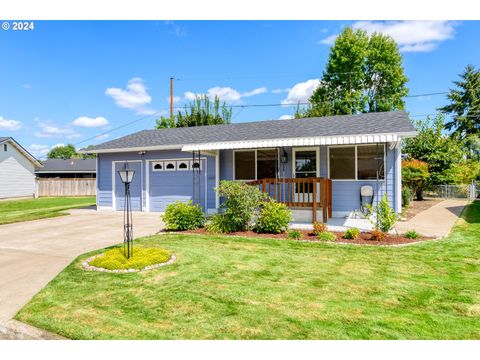 A home in Woodburn