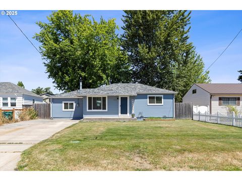 1521 E 2ND ST Newberg OR 97132