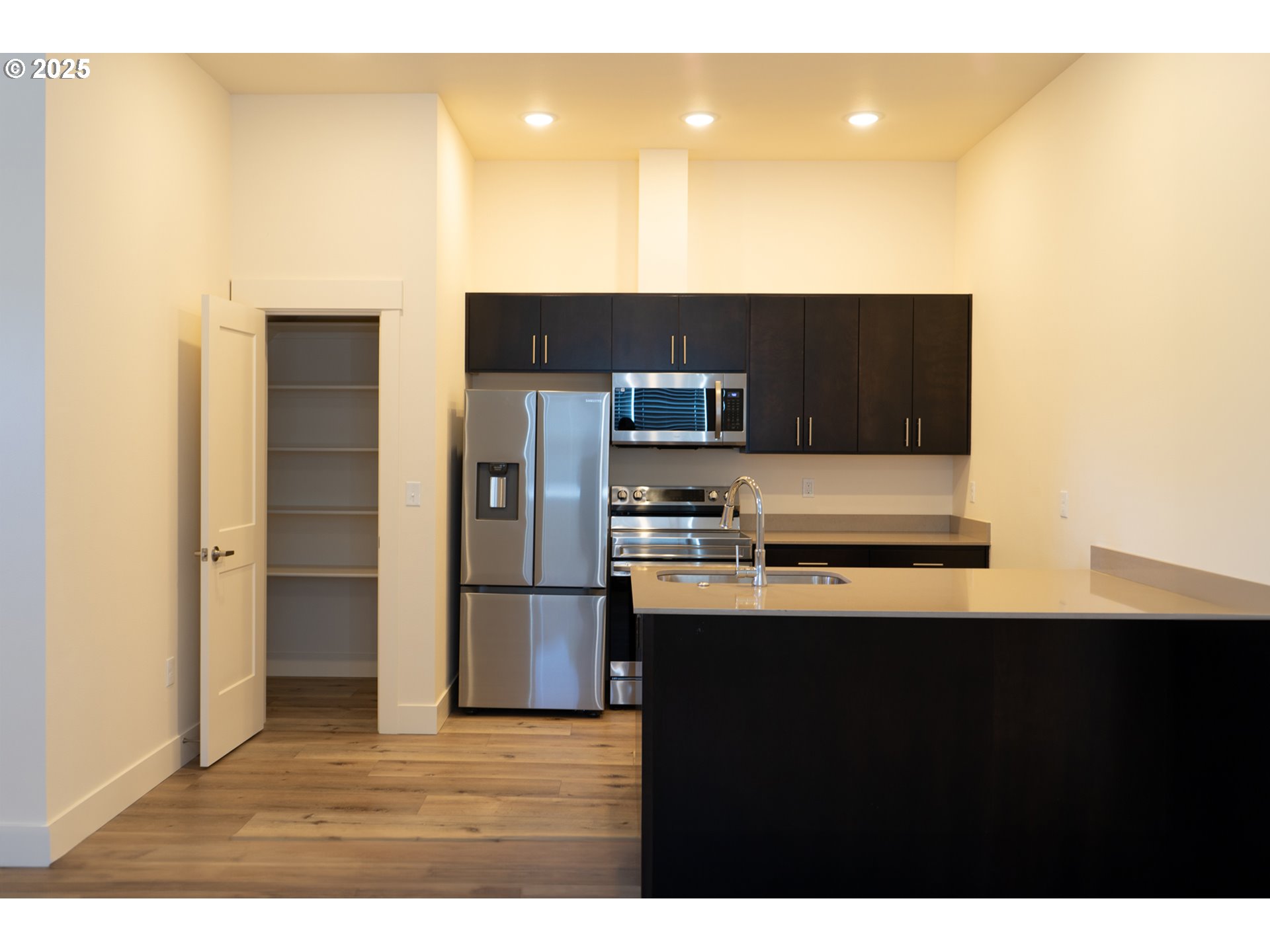 325 S Idaho