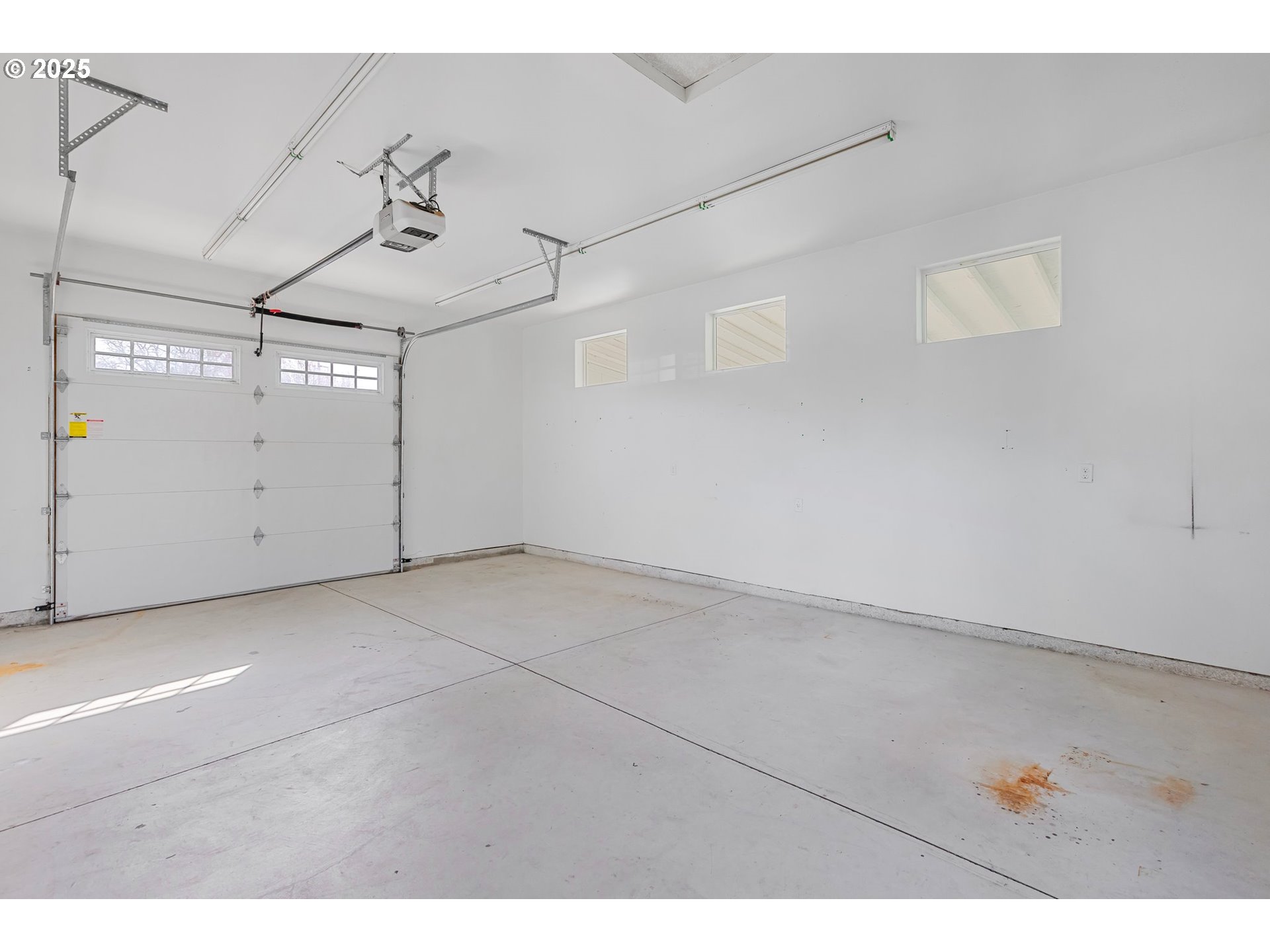 Junction City, Oregon 97448, United States, 3 Bedrooms Bedrooms, ,2 BathroomsBathrooms,Residential,Active,98790