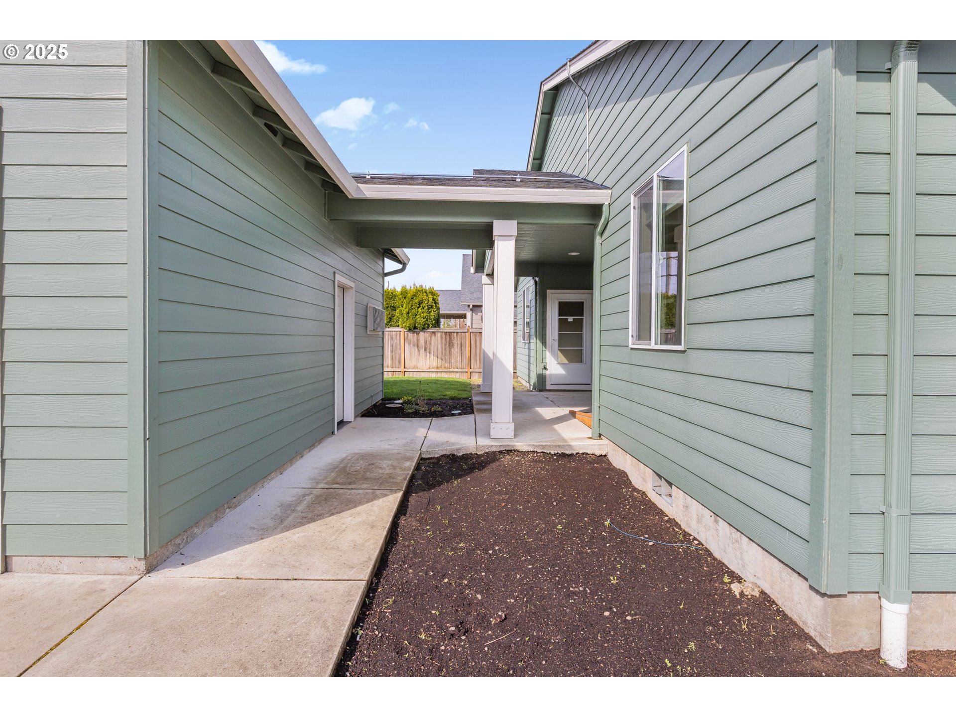 Junction City, Oregon 97448, United States, 3 Bedrooms Bedrooms, ,2 BathroomsBathrooms,Residential,Active,98790