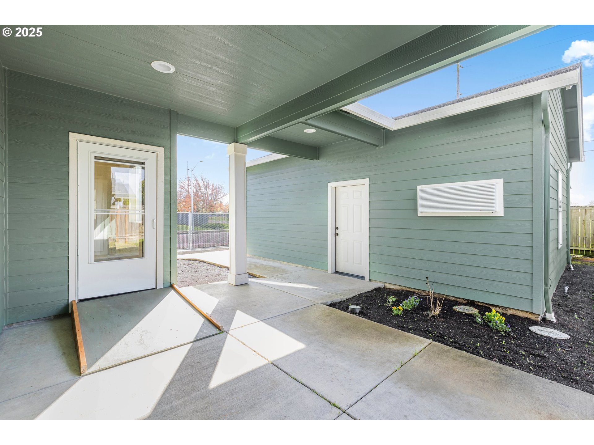 Junction City, Oregon 97448, United States, 3 Bedrooms Bedrooms, ,2 BathroomsBathrooms,Residential,Active,98790