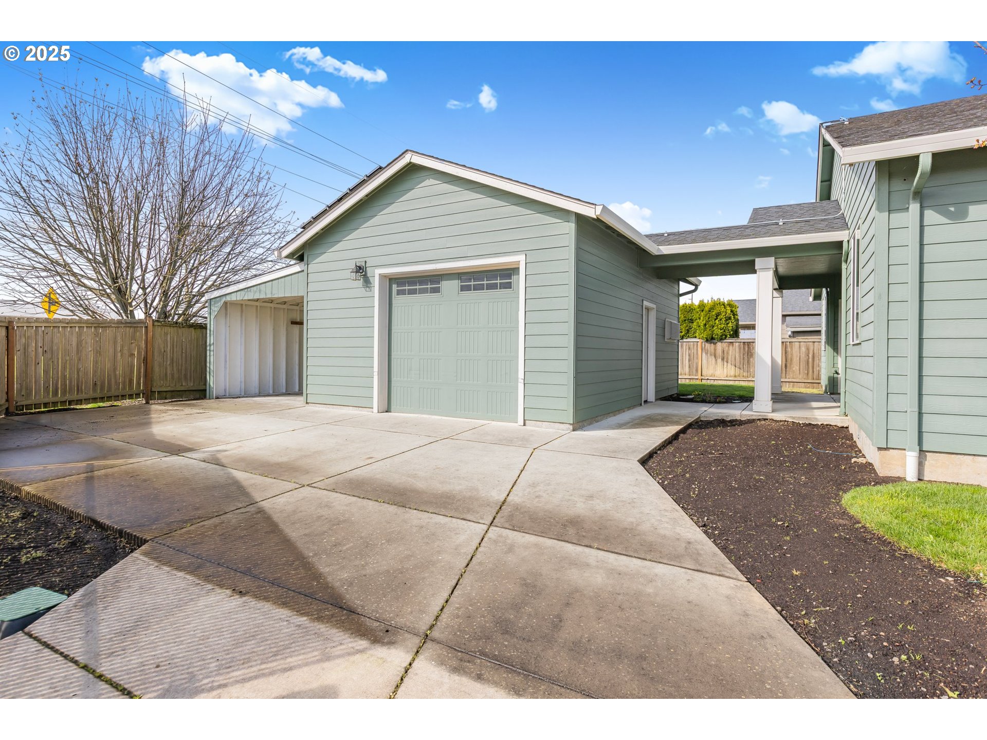 Junction City, Oregon 97448, United States, 3 Bedrooms Bedrooms, ,2 BathroomsBathrooms,Residential,Active,98790