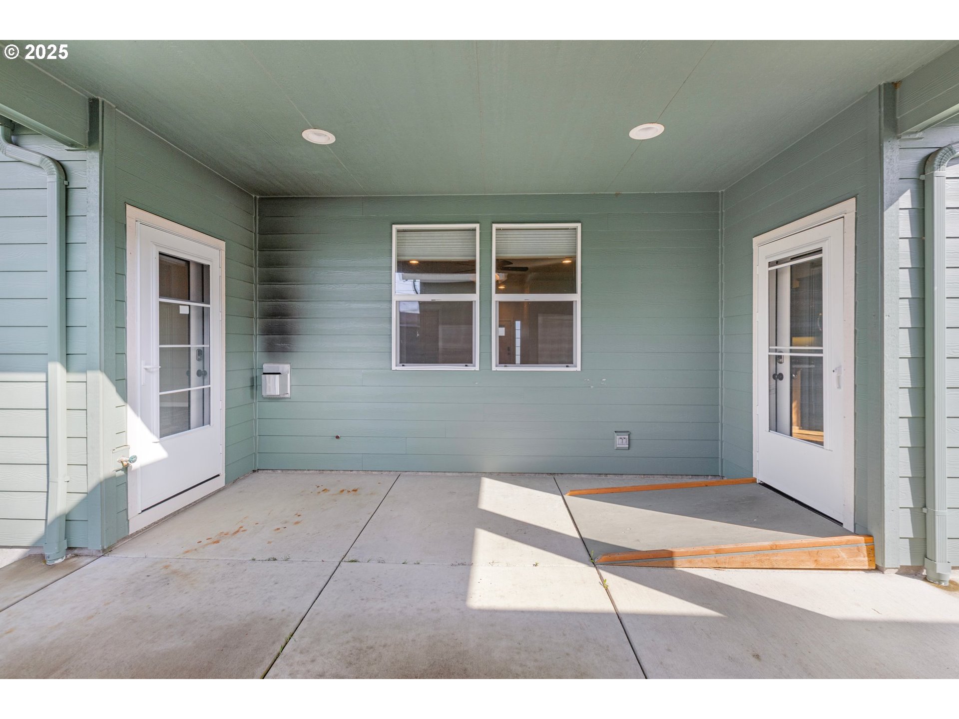 Junction City, Oregon 97448, United States, 3 Bedrooms Bedrooms, ,2 BathroomsBathrooms,Residential,Active,98790