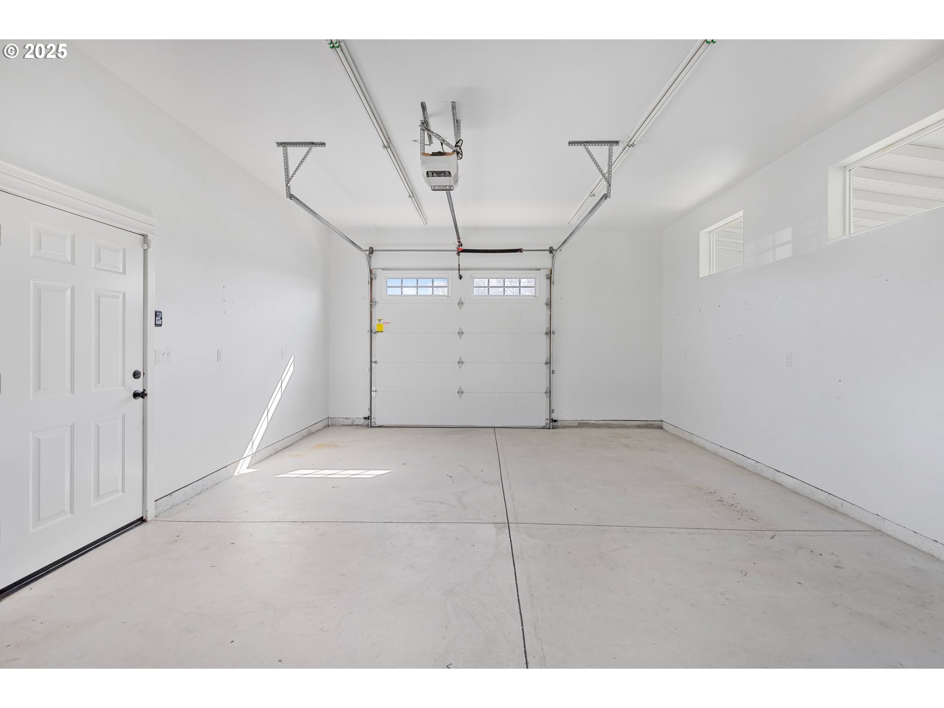 Junction City, Oregon 97448, United States, 3 Bedrooms Bedrooms, ,2 BathroomsBathrooms,Residential,Active,98790