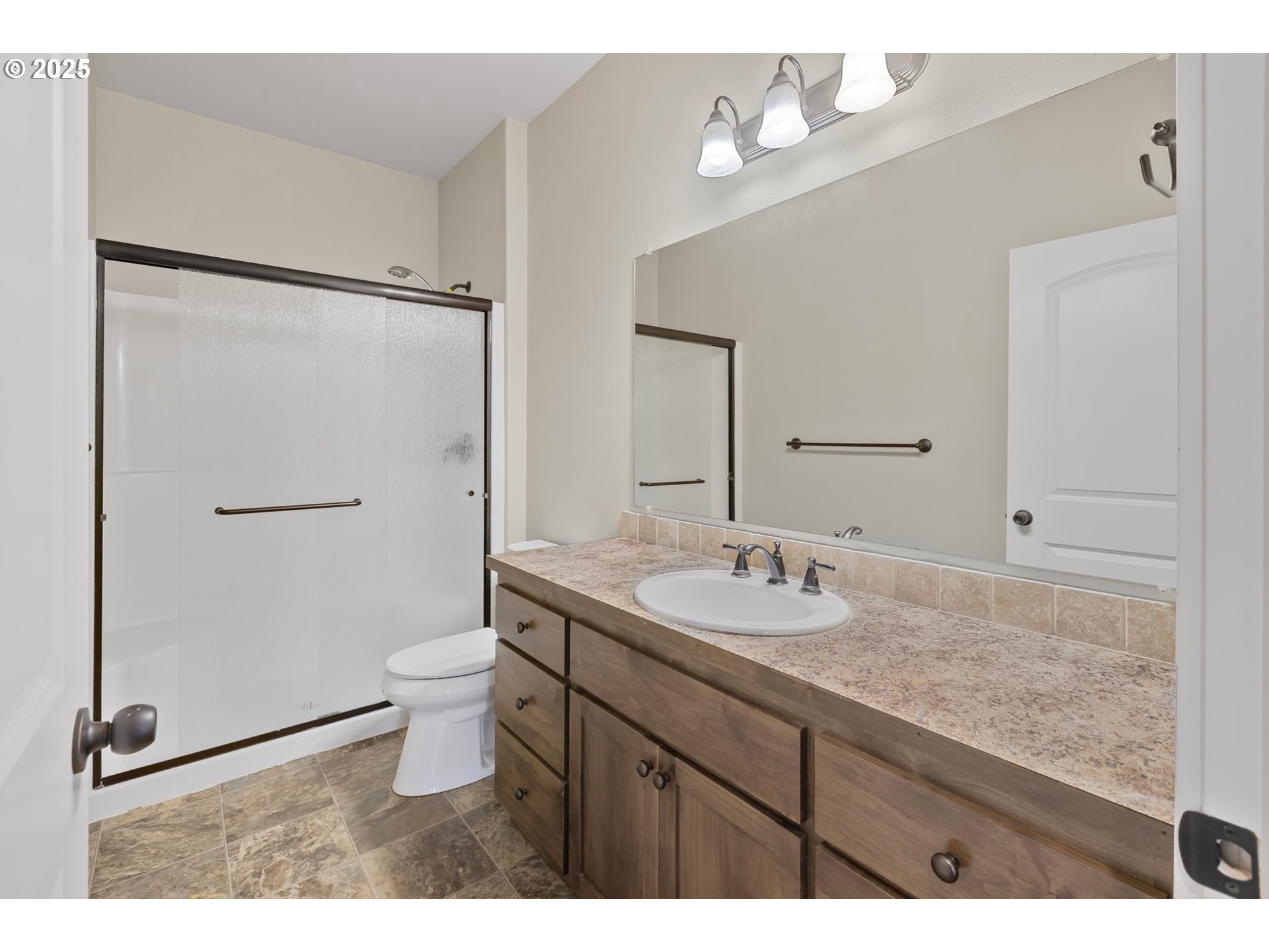 Junction City, Oregon 97448, United States, 3 Bedrooms Bedrooms, ,2 BathroomsBathrooms,Residential,Active,98790