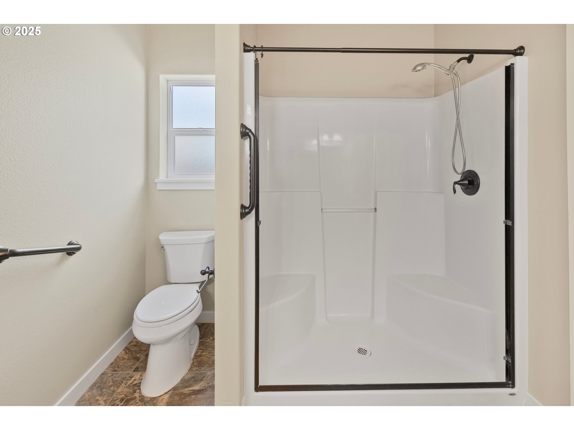 Junction City, Oregon 97448, United States, 3 Bedrooms Bedrooms, ,2 BathroomsBathrooms,Residential,Active,98790