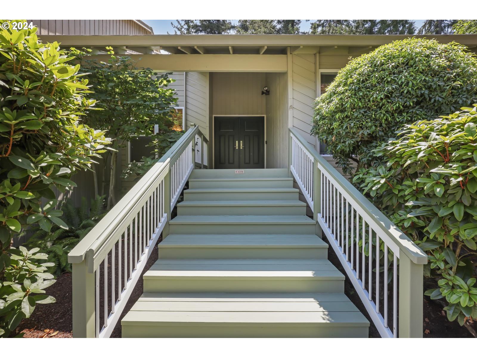 39 WALKING WOODS DR