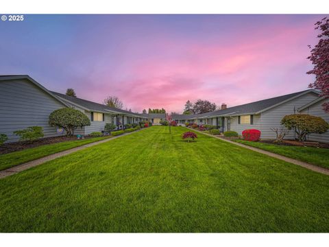 863 NE Fleming AVE B-10 Gresham OR 97030