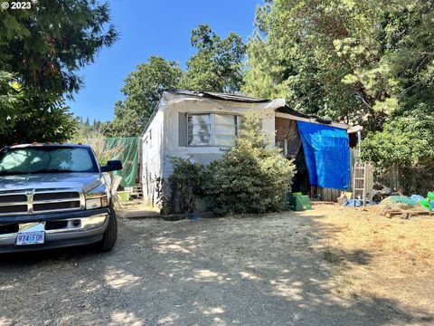 A home in Roseburg