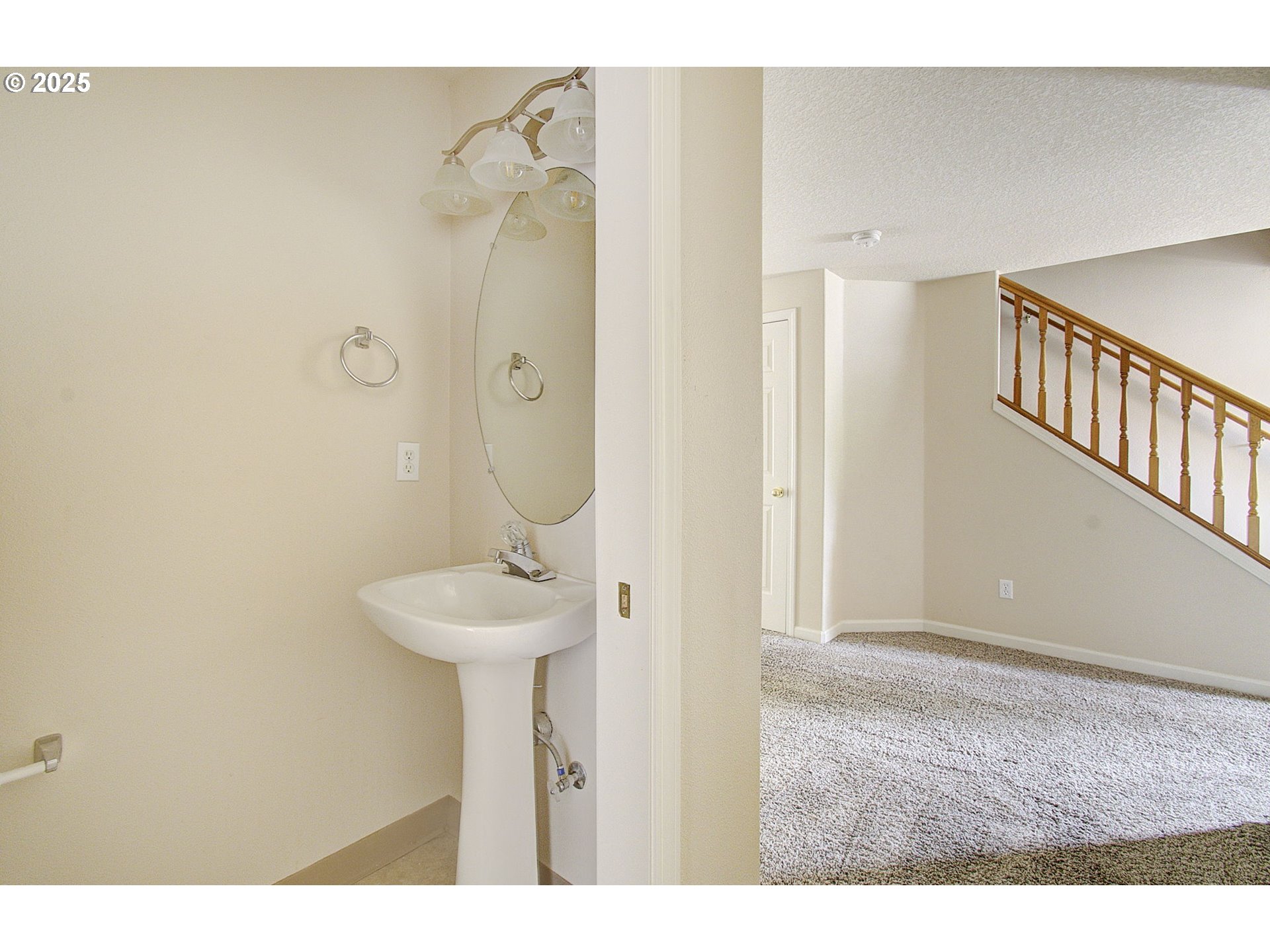 2101 NE 137TH CT